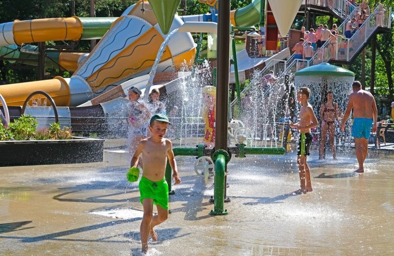 Splashen in het spraypark