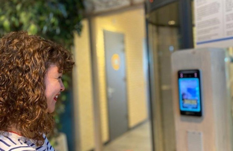 Access control swimming pool