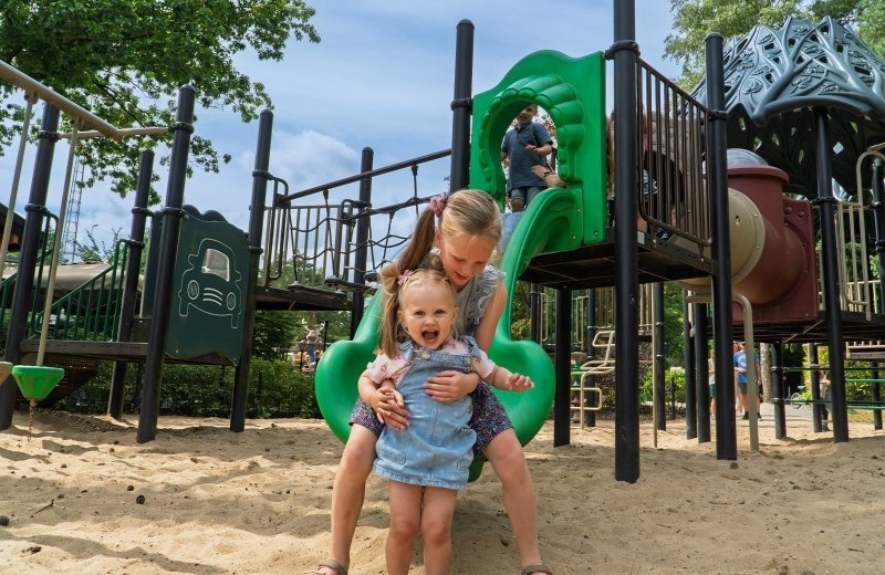 1, 2, 3 ... 16 playgrounds!