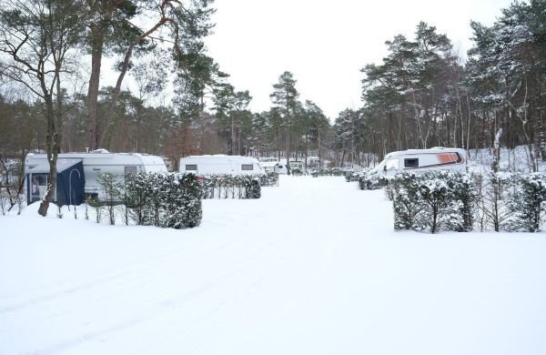 Wintercamping in Holland mit Schnee